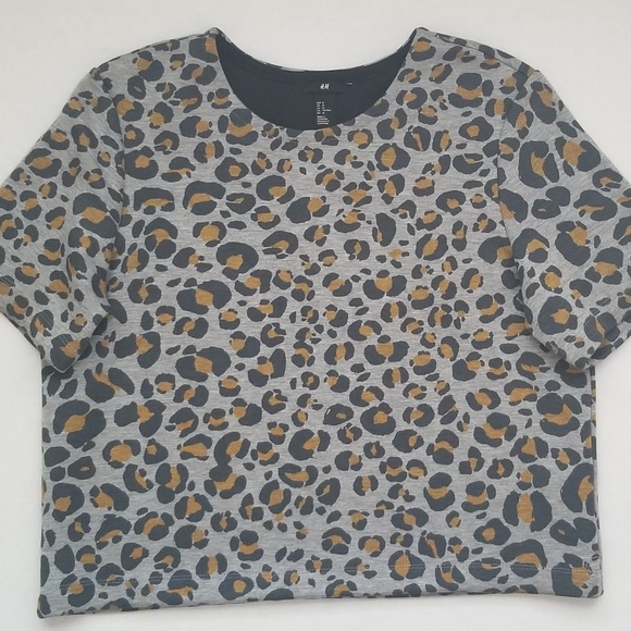 H&M Women's Animal Print Blouse, Size Medium - Picture 4 of 8